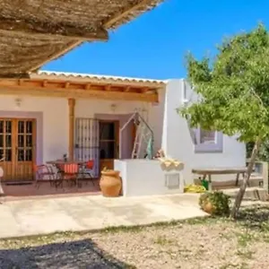  Сasa de vacaciones Casa Ibicenca En Cala D´hort España